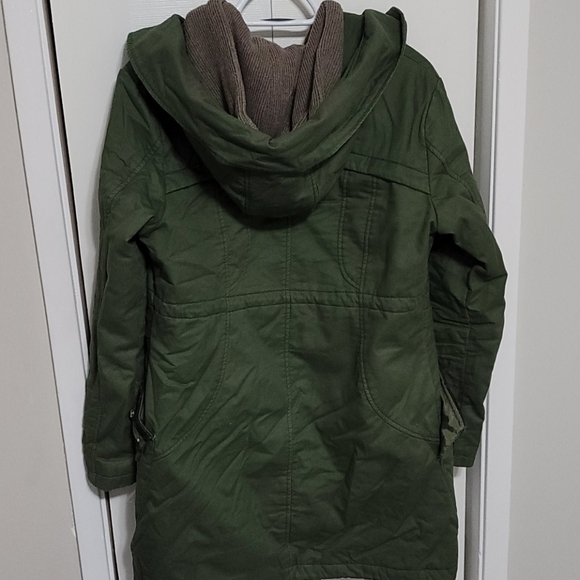 Winter Jacket - Picture 6 of 9